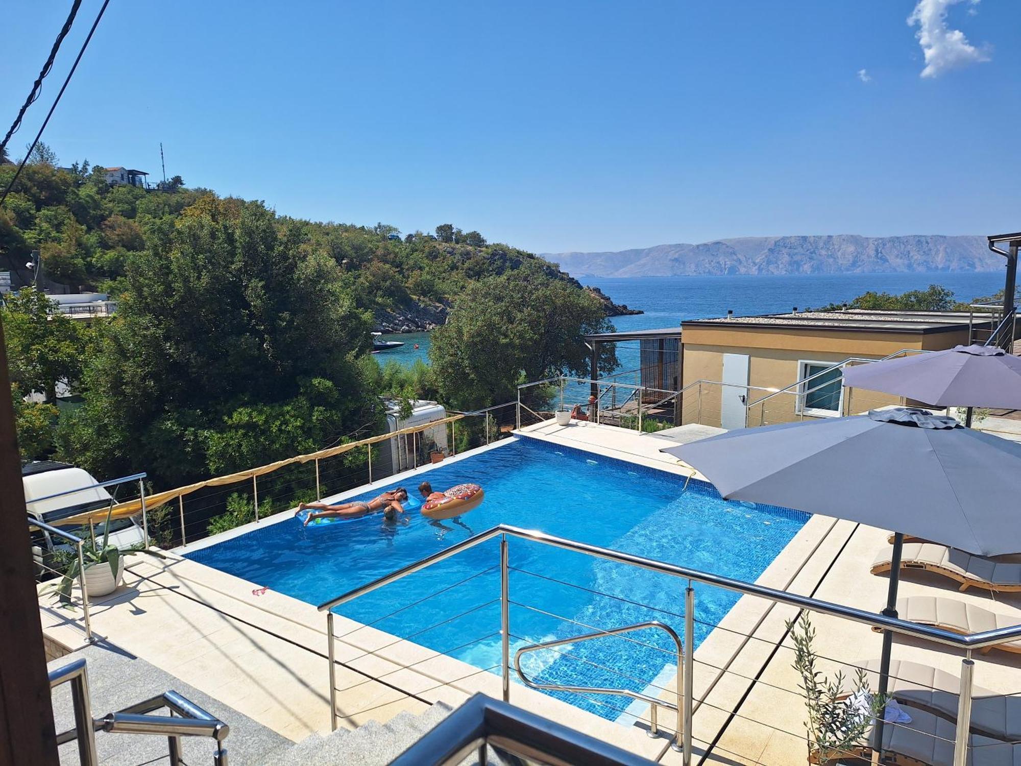 Hotel Boora Glamp Experience & Heated Infinity Pool Senj  Exterior foto